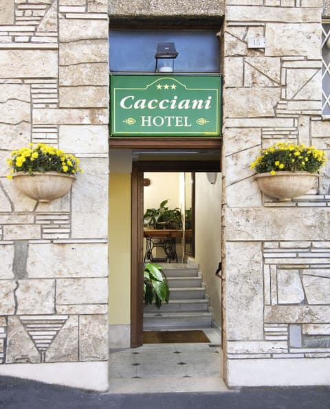 Cacciani Hotel, Property entrance