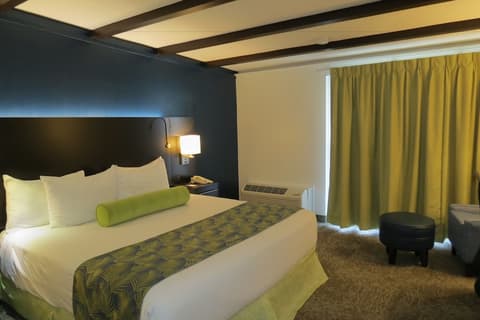 Oasis Hotel & Conv. Center, an Ascend Collection Hotel, Room