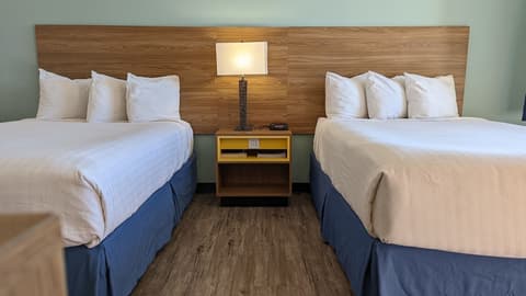 Days Inn by Wyndham Lake Havasu, Room