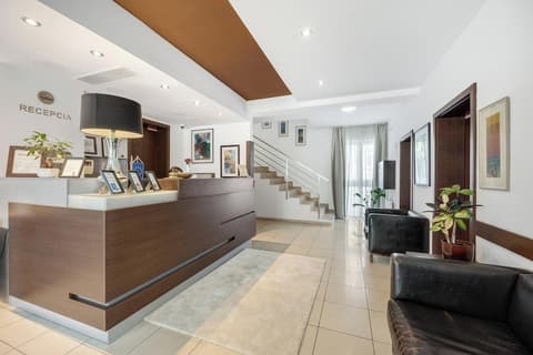 Hotel ANTARES, Reception