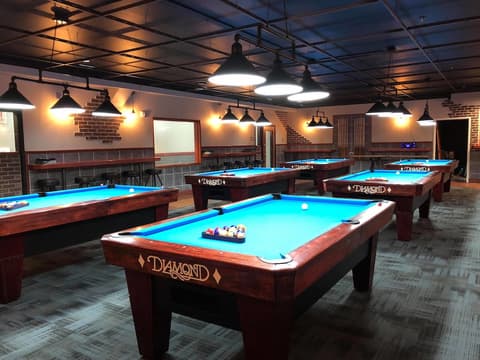 Grand View Inn & Suites, Billiards