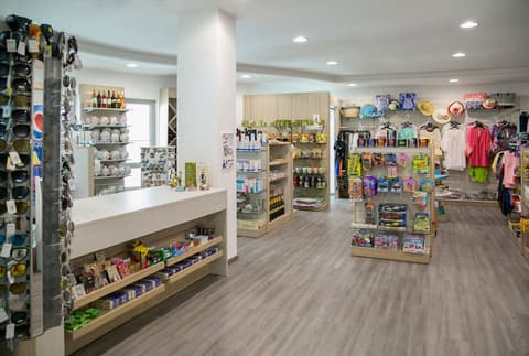 Asterias Beach Hotel, Gift shop
