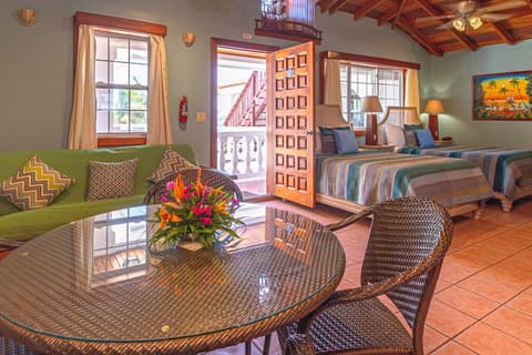 Blue Tang Inn, Interior entrance