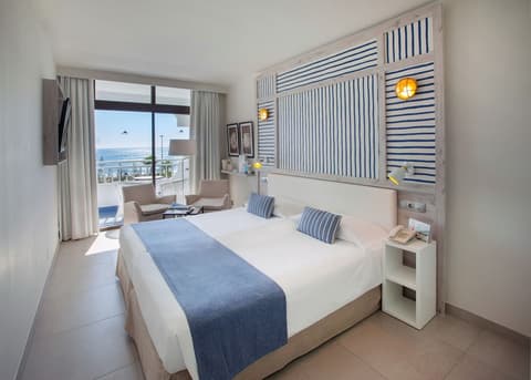 Corallium Beach by Lopesan Hotels - Adults Only, Room