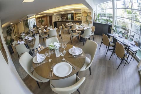 Castelmar Hotel, Restaurant