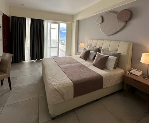 Faedra Beach Hotel, Room