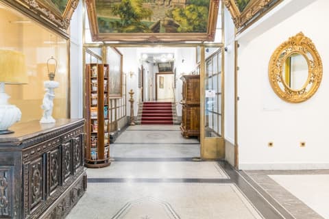 Hotel Bologna, Lobby