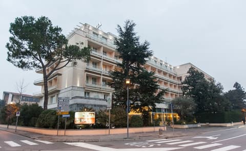 Hotel Terme Helvetia, Front of property