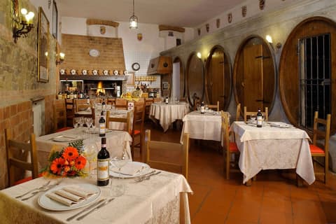 Hotel Fattoria degli Usignoli, Tasting room