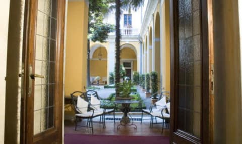 Palazzo Cardinal Cesi, Interior entrance