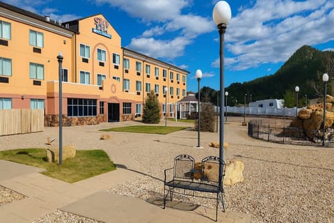 Stay USA Hotel & Suites, Courtyard