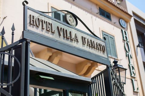 Hotel Villa D'Amato, Front of property