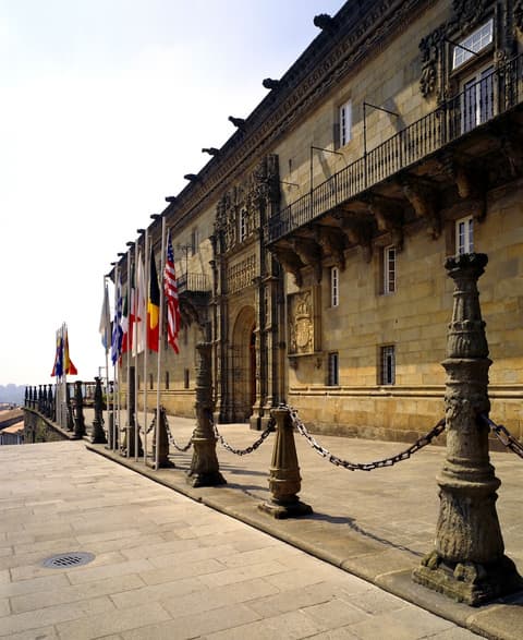 Parador de Santiago de Compostela, Front of property