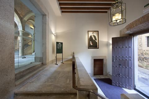 Parador de Cáceres, Interior entrance