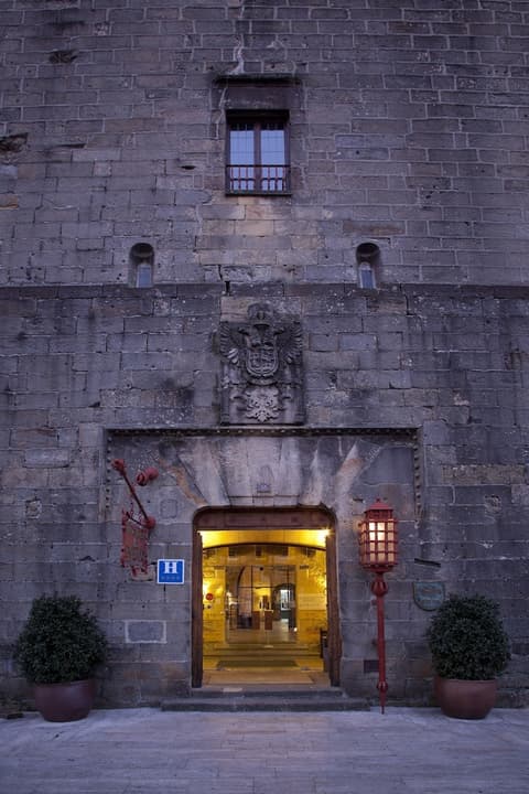 Parador de Hondarribia, Front of property