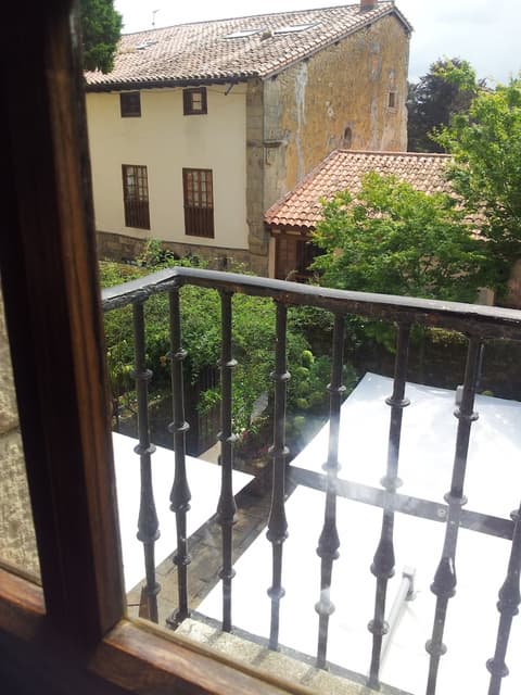 Parador De Santillana De Gil Blas, Balcony