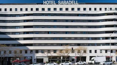 Catalonia Sabadell, Front of property