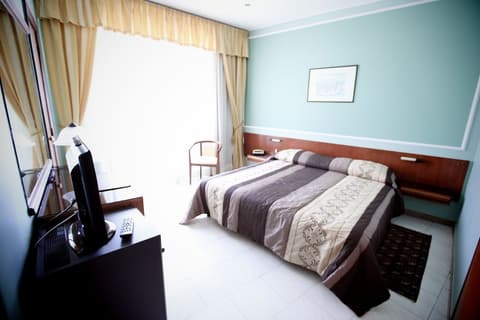 Hotel Continental, Room