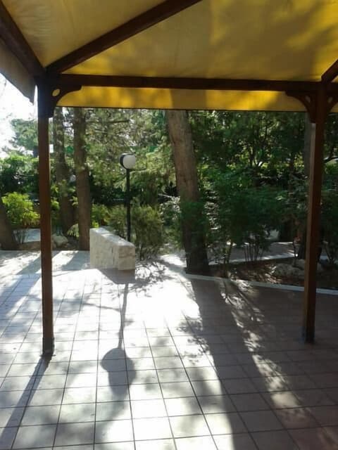 Hotel Astoria, Balcony