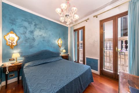 Pantalon Hotel, Room