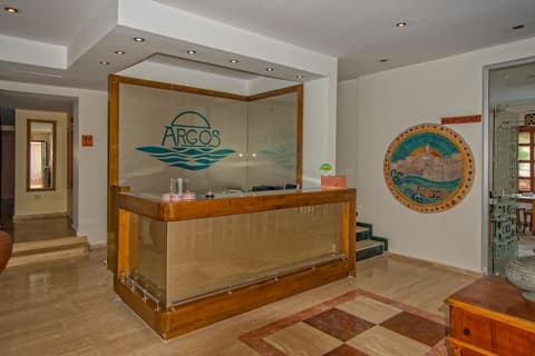 Argos Hotel, Lobby