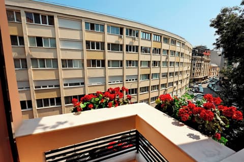 Zeus Essence Bucharest Opera, Terrace/patio