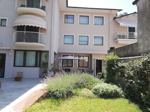 Hotel Monti, Front of property