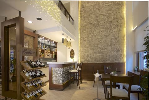 Barin Hotel, Restaurant