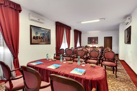 Colonna Palace Mediterraneo, Meeting facility
