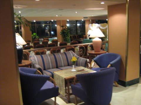Jerusalem Gold Hotel, Lobby lounge