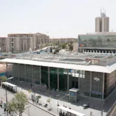 Jerusalem Gold Hotel, Airport shuttle