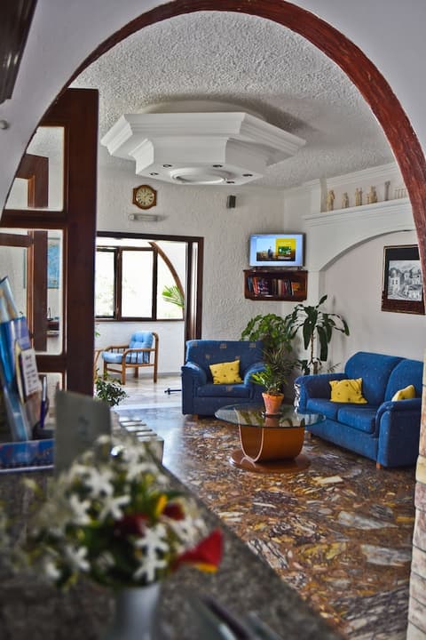 Holiday Beach Resort, Interior entrance