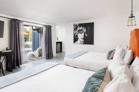 The Palm Springs Hotel, Room