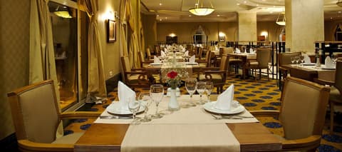 IC Hotels Airport, Restaurant