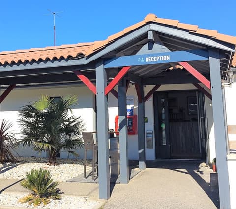 Kyriad Bordeaux - Mérignac Aéroport, Reception