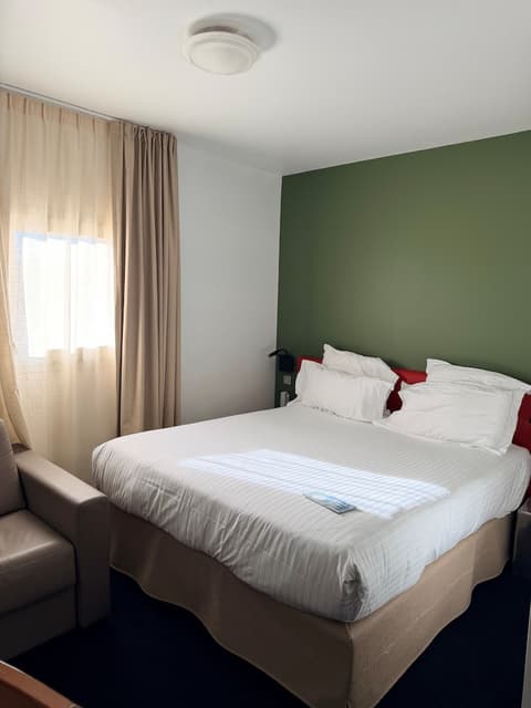 Hôtel Cyano Fréjus-Saint Raphaël, Room