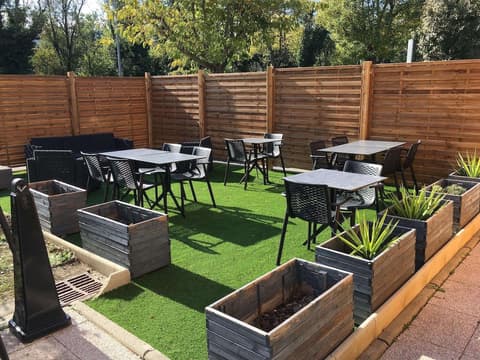 Kyriad Direct Marseille Est - La Valentine, Terrace/patio