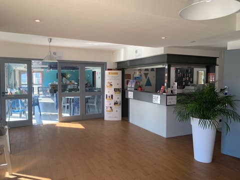 initial by balladins Tours Sud, Reception