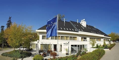 Hotel Michael, Front of property