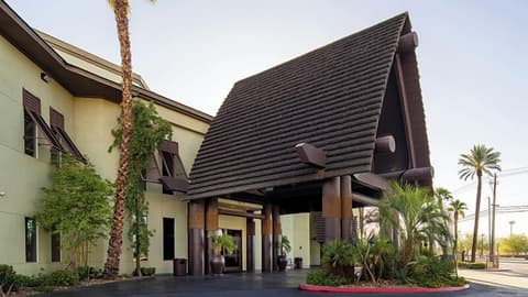 Tahiti Resort, Front of property