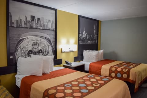 Super 8 by Wyndham Raleigh Downtown, Room