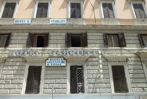 Hotel Gabriella, Exterior