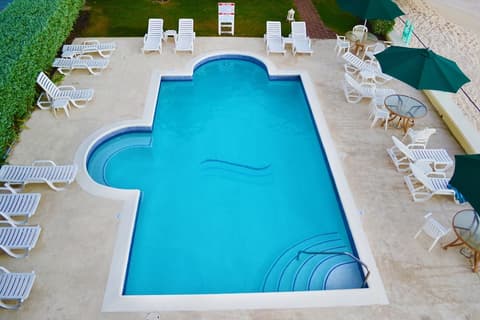 Coral Mist Beach Hotel, Pool