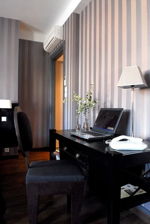 The Originals Boutique, Hôtel Auberge du Forgeron, Lille Sud, Room