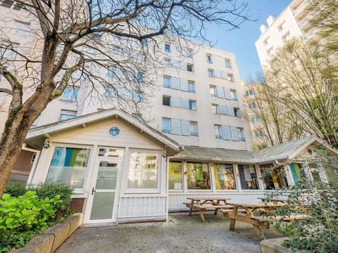 ibis Styles Lyon Croix Rousse, Miscellaneous