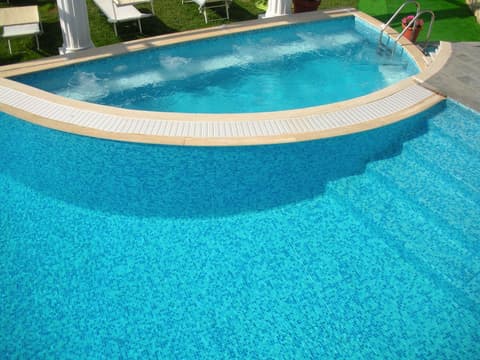 Hotel Weber Ambassador, Outdoor pool