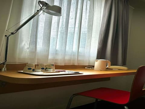 Campanile Paris Ouest - Pont de Suresnes, Room