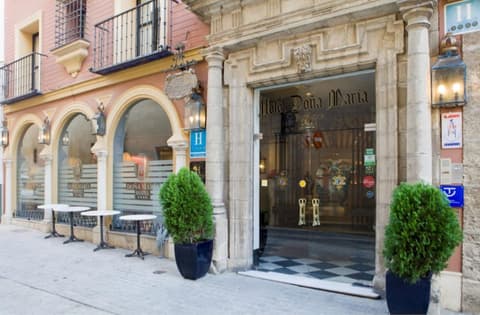 Hotel Doña Maria, Exterior