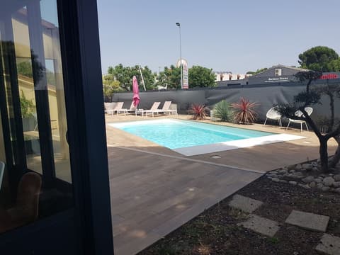 Kyriad Carcassonne - Aéroport, Terrace/patio