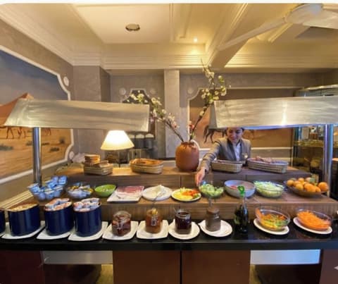 Imperial Holiday Hôtel & spa, Breakfast buffet